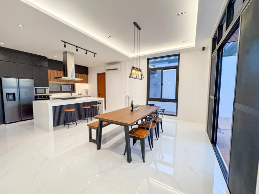 Majestic 5 Bedroom House and Lot for Sale in Quezon City
