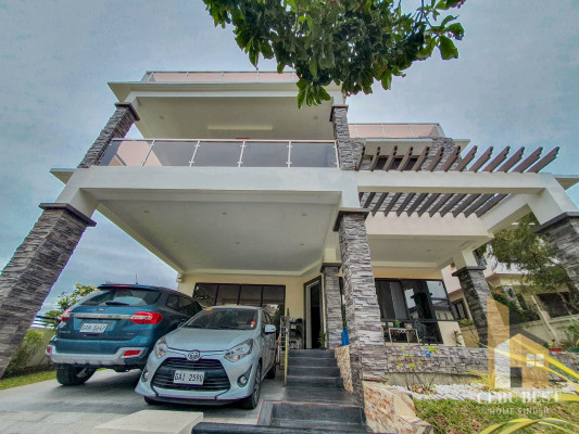 Modern Contemporary Spacious House & Lot for Sale in Pristina North Subdivision