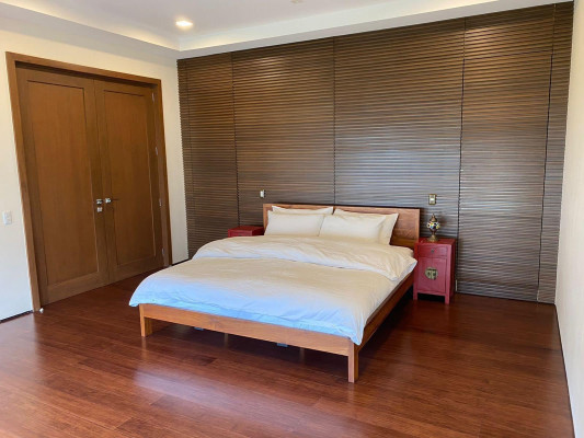 An Upscale Modern Home in Ayala Southvale Primera
