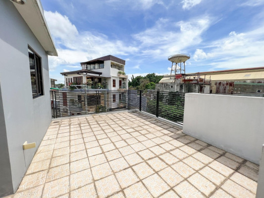 A Splendid 3 Bedroom House and Lot