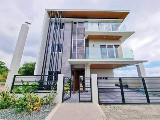 OVERLOOKING BRAND NEW HOUSE IN TALISAY CEBU