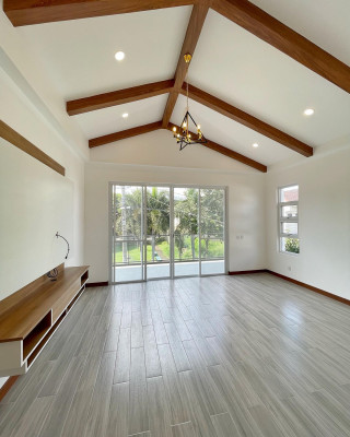 Brand New Modern Sophisticated House