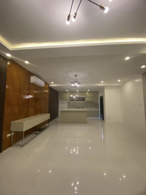 MODERN CONTEMPORARY TWO STOREY HOUSE WITH POOL