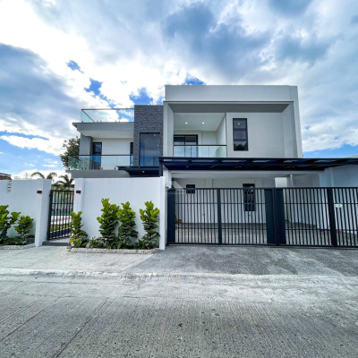 Impressive Modern Tropical Corner Home For Sale in BF Homes, Parañaque City