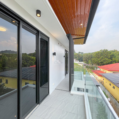 Impeccable Modern Tropical House and Lot with Swimming Pool For Sale
