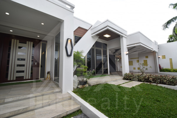 THE IRON MAN HOUSE IN PAMPANGA