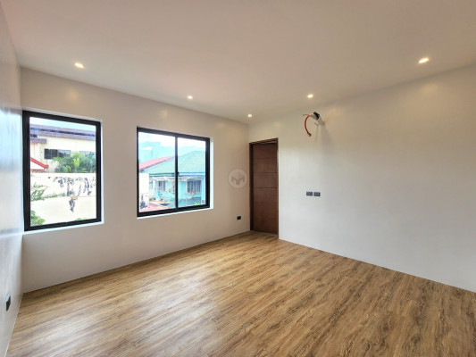 Awesome Lavish House and Lot For Sale
