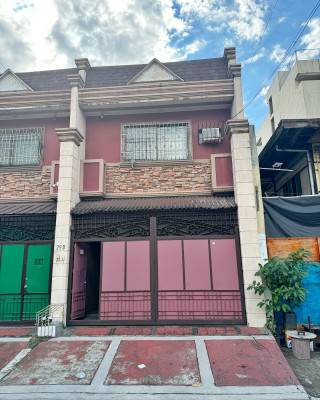 Well Maintained Townhouse near Banawe Ave.