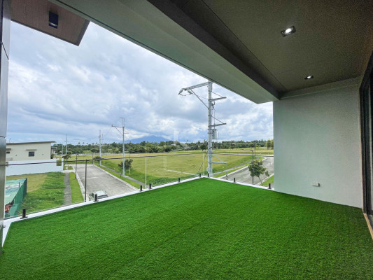 Sophisticated Modern Contemporary House and Lot For Sale