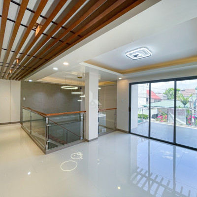 Sophisticated Modern Industrial House and Lot For Sale