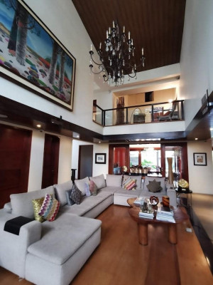 VALLE VERDE 1 Prime Location, corner property,