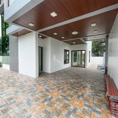 Pleasing Modern Contemporary House and Lot For Sale