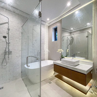 Luxurious Modern Tropical House and Lot For Sale in Merville Park
