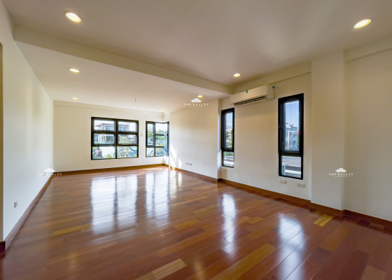 Japandi Interior Decorated 4BR Duplex for Sale in AFPOVAI, Taguig City