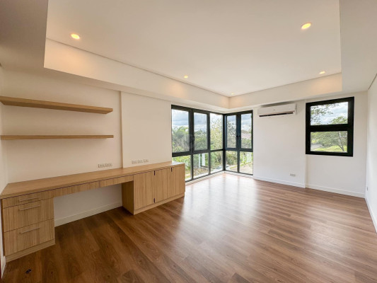 An Enchanting 4 Bedroom House and Lot for Sale