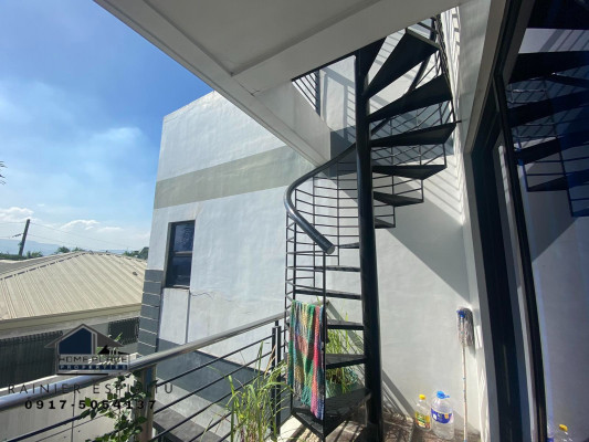 A Pleasant Warm Semi-Furnished House and Lot for Sale
