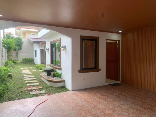 TWO STOREY HOUSE AND LOT FOR SALE!