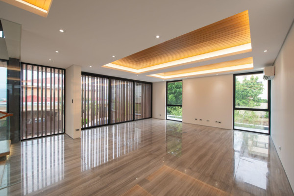 A Statuesque 5 Bedroom House and Lot for Sale in Tivoli Royale, Quezon City
