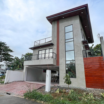 Sophisticated Modern Asian House and Lot For Sale in Kingsville Royale Subdivisi