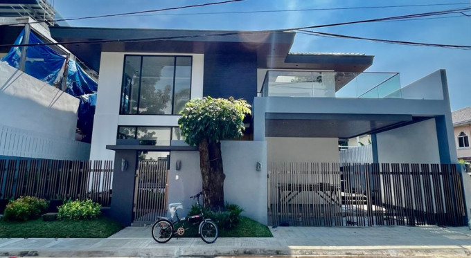 SEMI FURNISHED HOUSE & LOT FOR SALE