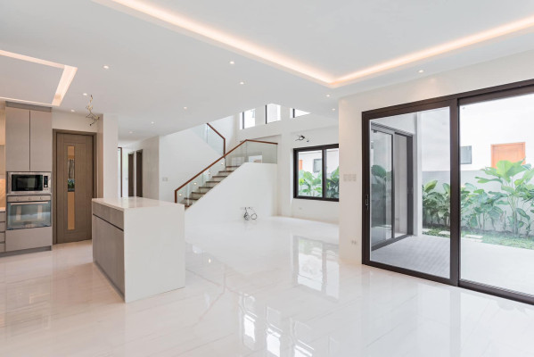 Discover Modern Comfort in This BF Homes