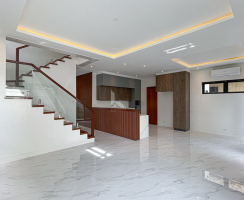 Impeccable Modern Asian House and Lot For Sale in BF Homes