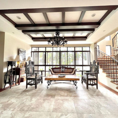 Rush Sale House and Lot in Royale Tagaytay Estate