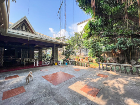 Stylishly Designed House For Sale Near Congressional Ave