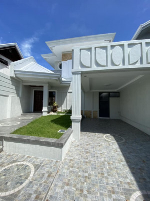 FOR SALE: Newly Renovated House and Lot in BF Resort Village Las Pinas City