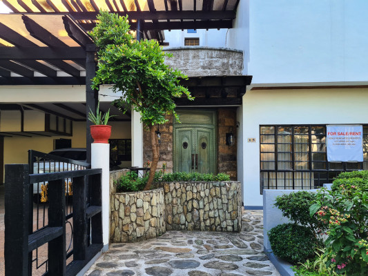 Delightful 607sqm 2-storey Home for Sale in Alabang Hills
