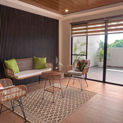 Pleasing Contemporary House and Lot For Sale