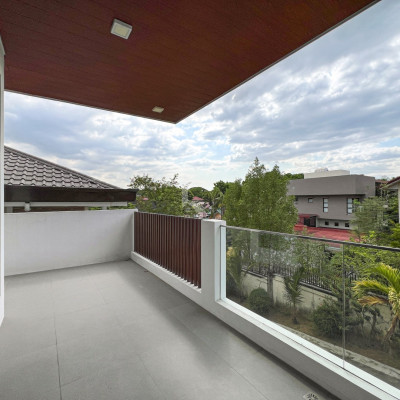 Stunning Modern Contemporary House and Lot for Sale