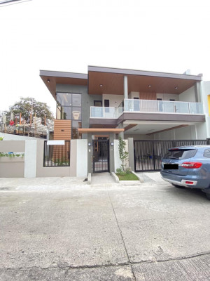 House and Lot in BF Resort Village Las Pinas City