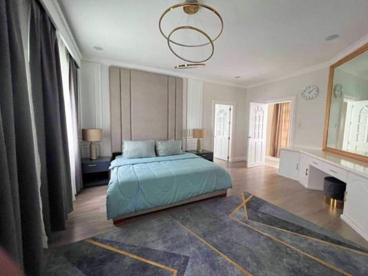 Mansion House for Sale in Angeles City near Clark Pampanga!