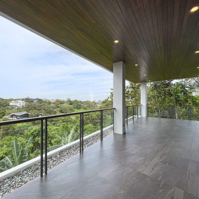 Elegant Modern Contemporary House with Elevator For Sale