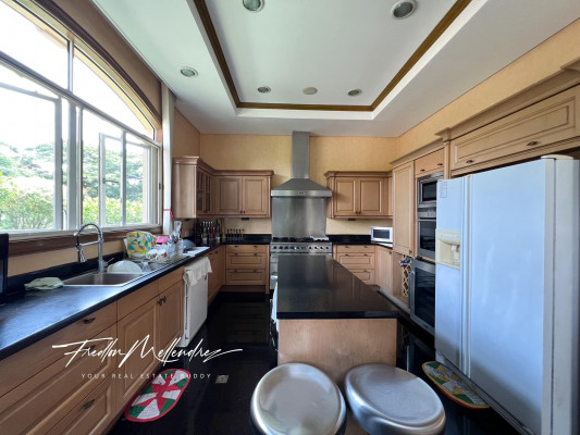 5 Bedroom House and Lot Portofino South, Las Pinas
