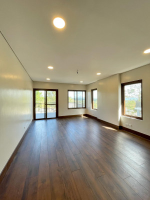 Brand new Modern House w/ Overlooking View of Metro Manila