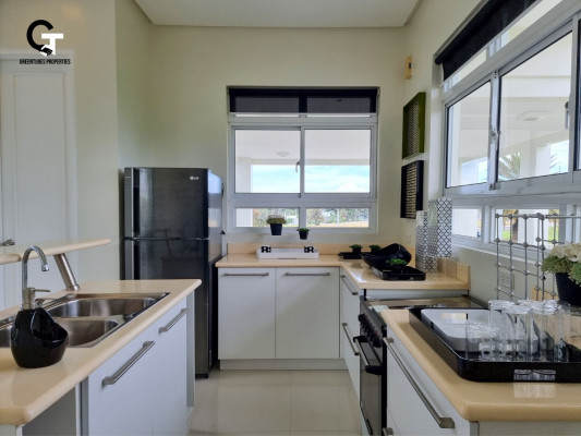 Spacious Miami Home Modern Design Fully Furnished House and Lot
