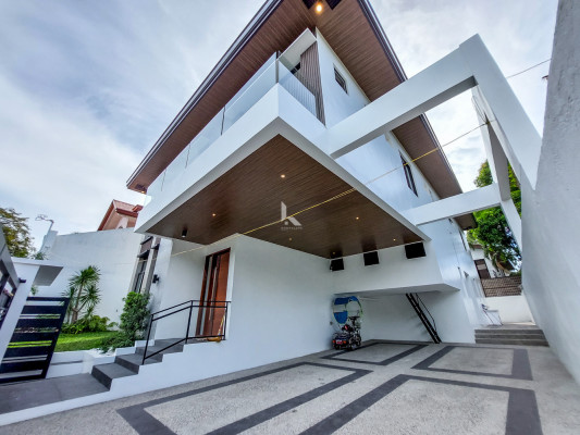 Spacious and Grand Brand New House and Lot for Sale