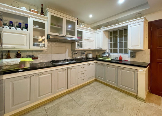 Homey 5BR House and Lot for Sale in El  Paseo De Fortunata