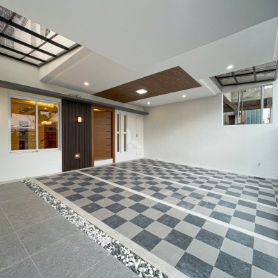 Notable Brand New Dupleex House and Lot For Sale