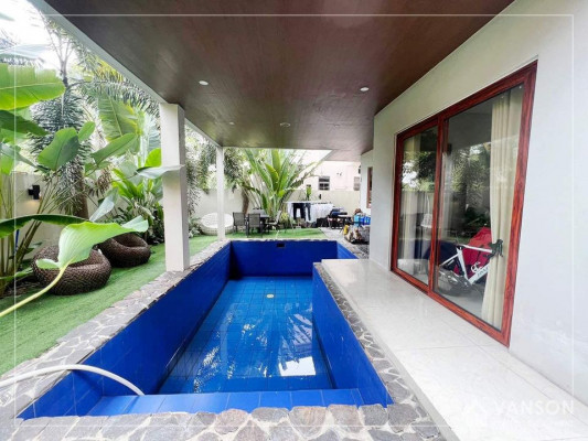PORTFINO HEIGHTS HOUSE WITH POOL