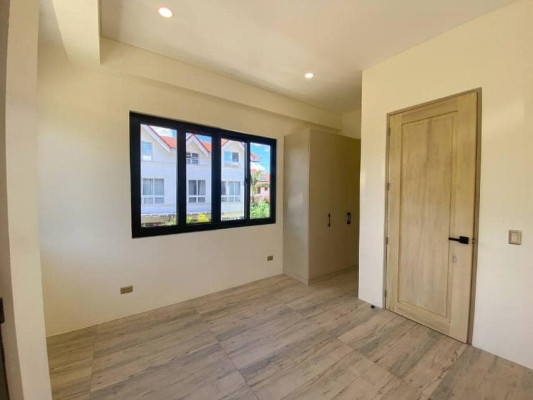 Contemporary 3 Bedroom House and Lot for Sale