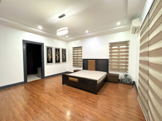 A Beautiful Spacious House and Lot for Sale in Multinational Village, Parañaque