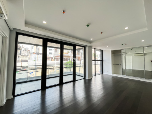 Grand Brand New 5-Storey Corner Building For Sale in Maytunas