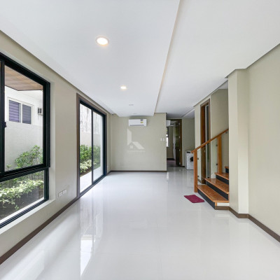 Sophisticated Modern Contemporary House and Lot For Sale