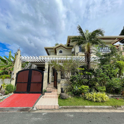 Classy Contemporary House and Lot For Sale in Merville Park, Paranaque City