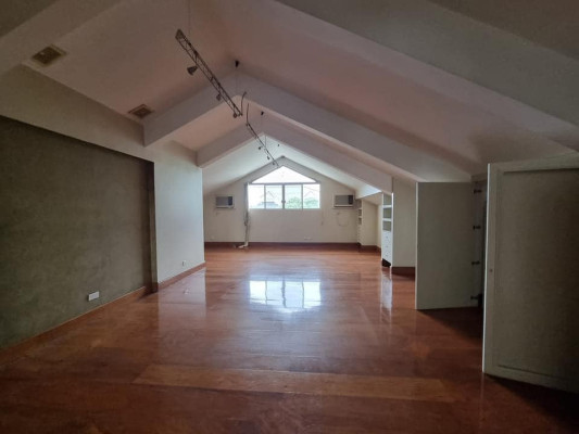 An Admirable 4 Bedroom House and Lot for Sale in Acropolis Subd.