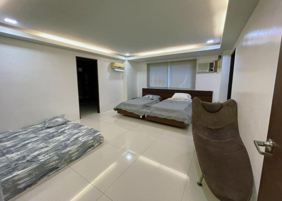 A 3 Storey Family Home for Sale in Merville, Parañaque