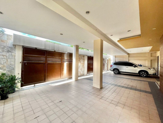House and Lot For Sale near Bonifacio Global City, Taguig